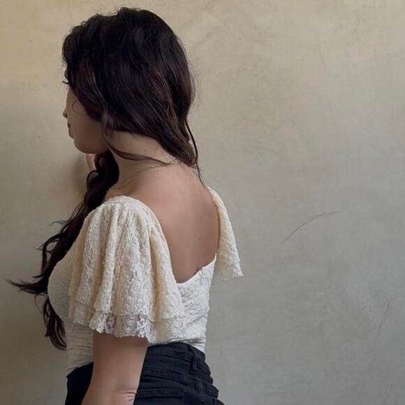 Cream lace cropped leotard one - Picture 5 of 5